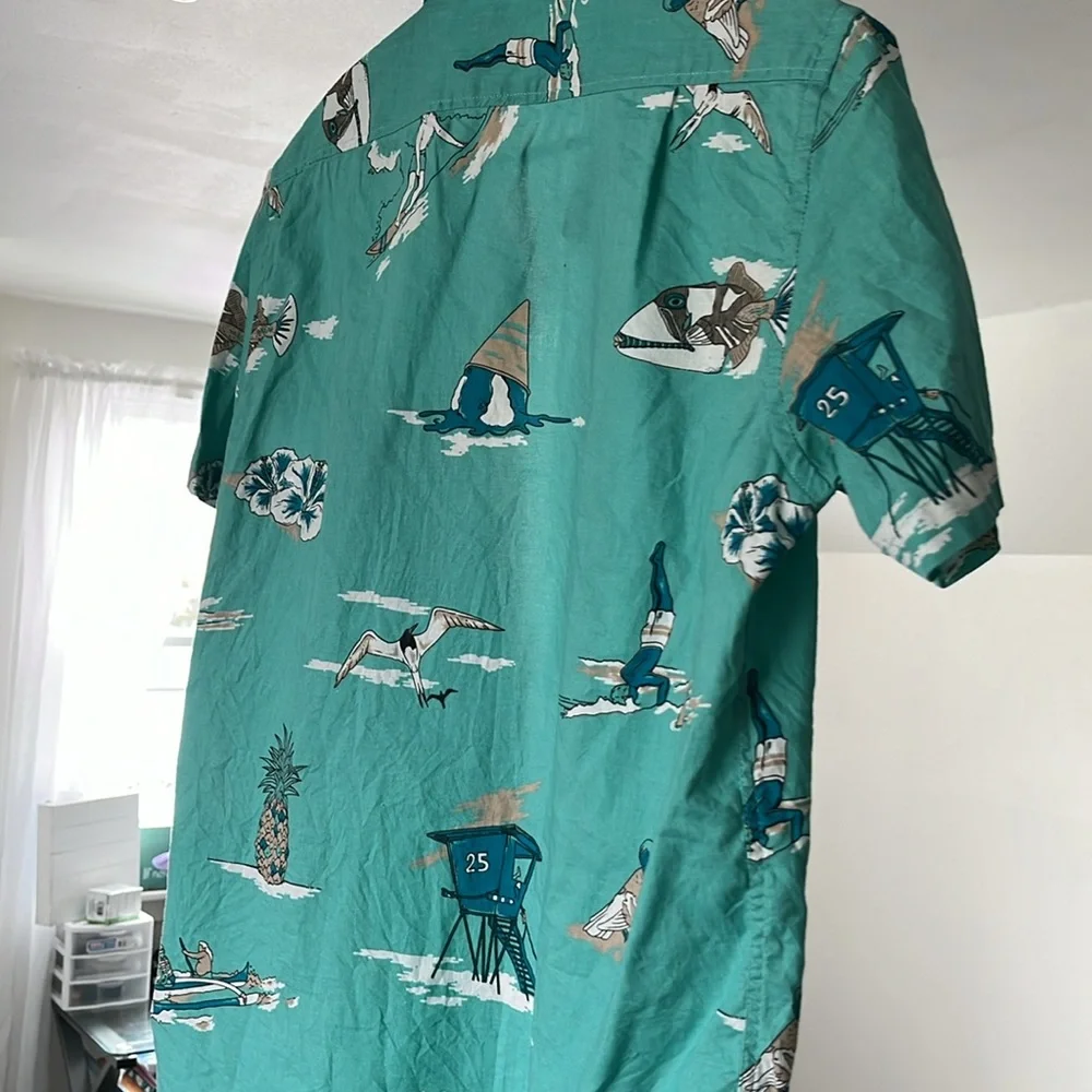 Button down - Picture 2 of 2